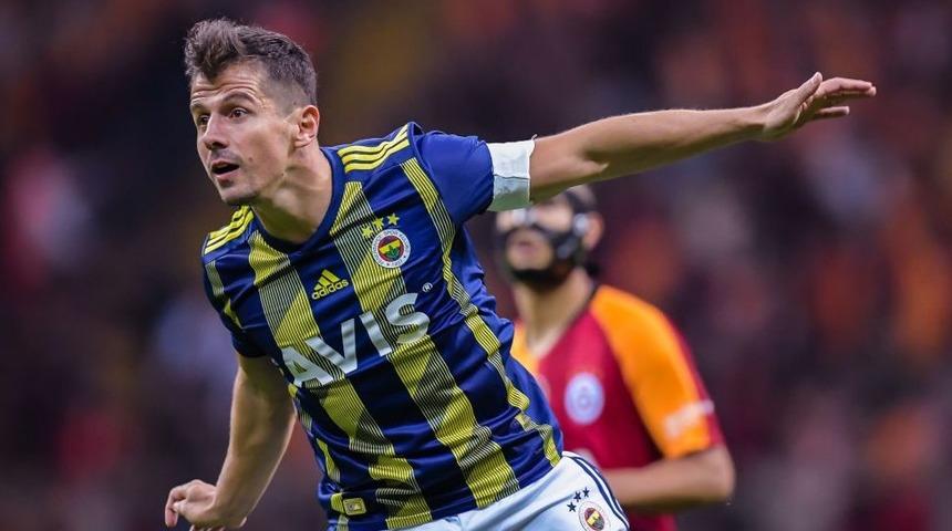 Emre Bel&ouml;zoğlu futbolu bıraktı