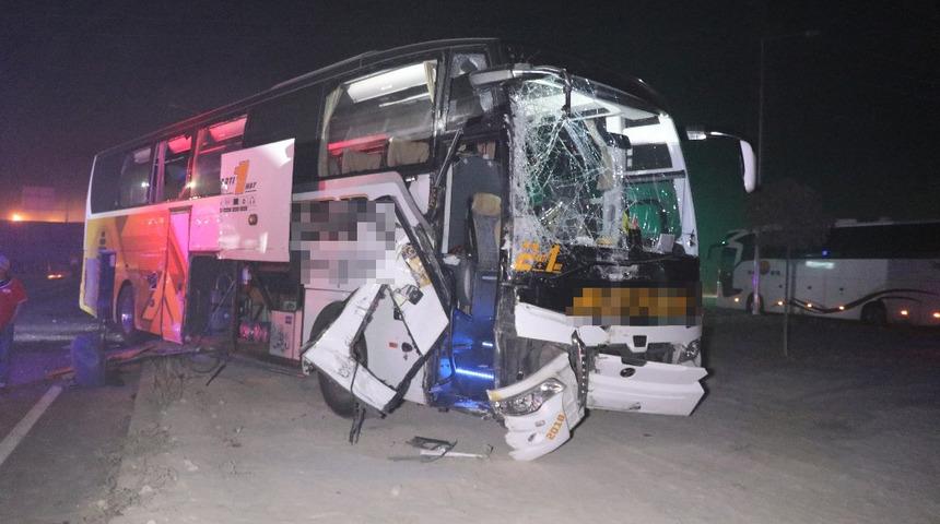 Aksaray’da yolcu otobüsü ile TIR çarpıştı: 4 yaralı