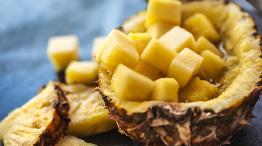 Bunca zaman yanlış yapmışız! Tropikal güzeli ananas nasıl soyulur?