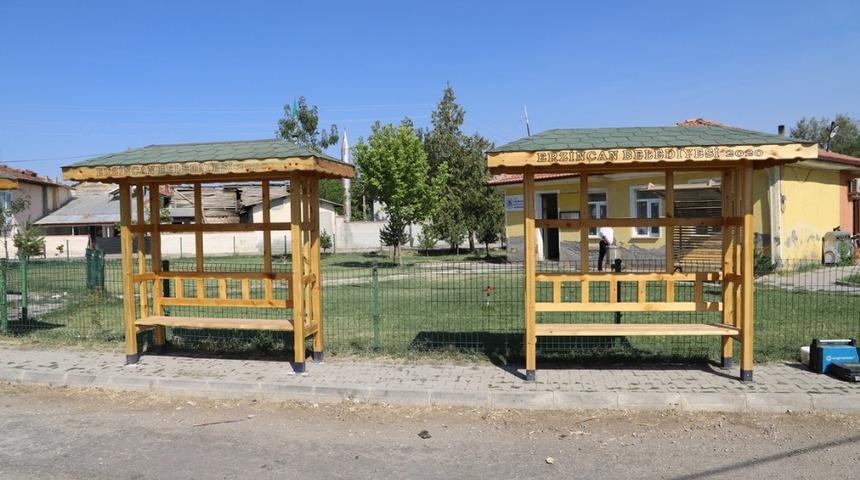 Erzincan&rsquo;da kullanışsız duraklar modern duraklarla değiştiriliyor