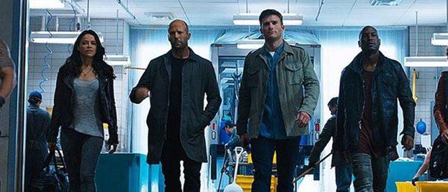 Cash-Truck-Statham-Eastwood-700x300