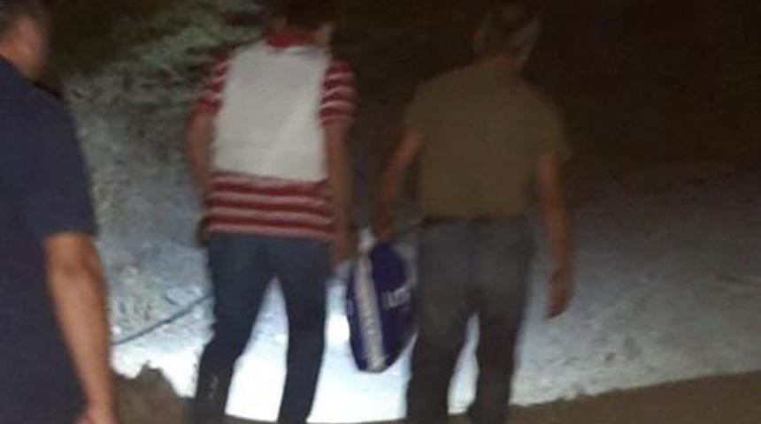 İzmir'de garip olay... Firari h&uuml;k&uuml;ml&uuml; ağa&ccedil; kovuğunda yakalandı