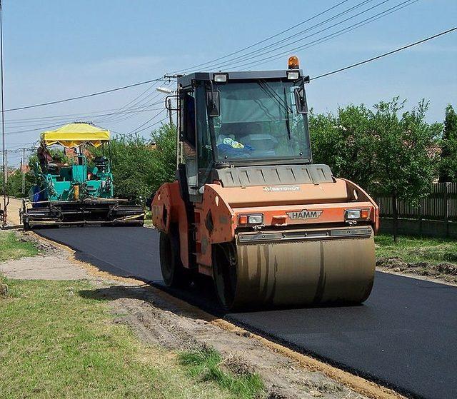 687px-Road_building-Hungary-11