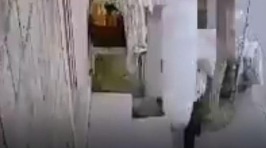 İş yeri hırsızı güvenlik kamerasında