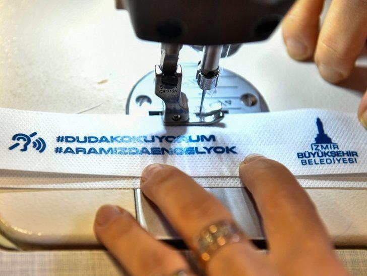İzmir’de işitme engelliler için şeffaf maske üretiliyor G4