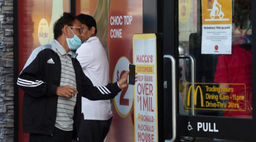 Yeni Zelanda’da 3 ay aradan sonra koronavirüsten ilk ölüm