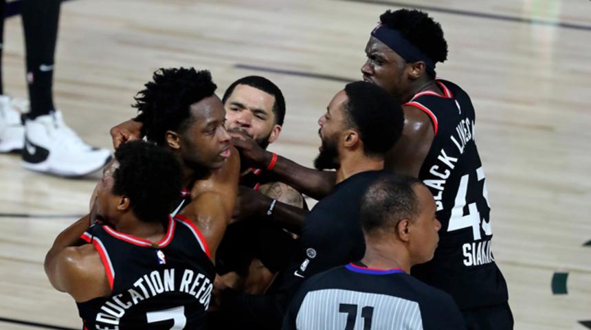 Toronto Raptors son saniye basketiyle kazandı