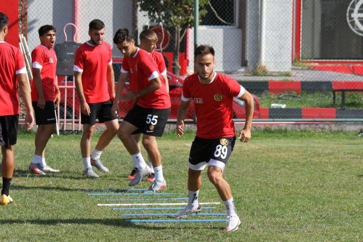 EsEs kuvvet, çabukluk ve pas çalıştı G3