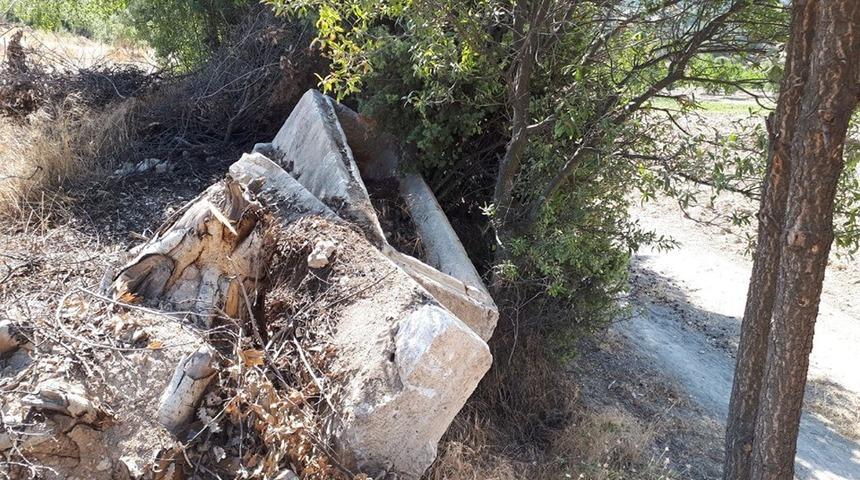 Emet&rsquo;te bulunan &rsquo;&rsquo;Lahit mezar&rsquo;&rsquo; Aizanoi Antik Kenti&rsquo;nde segilenecek