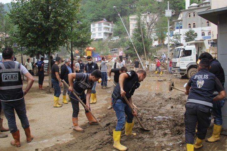 Emniyet ekipleri, sel felaketinde 7/24 görev aldılar G3