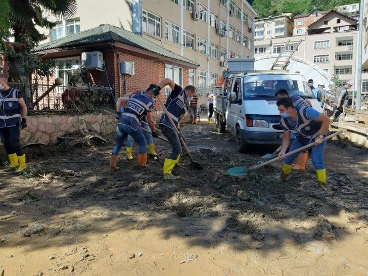 Emniyet ekipleri, sel felaketinde 7/24 görev aldılar G4