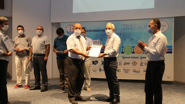 Kütahya’da etkinliklere katılan okullara Kurumsal Gelişim Rozeti