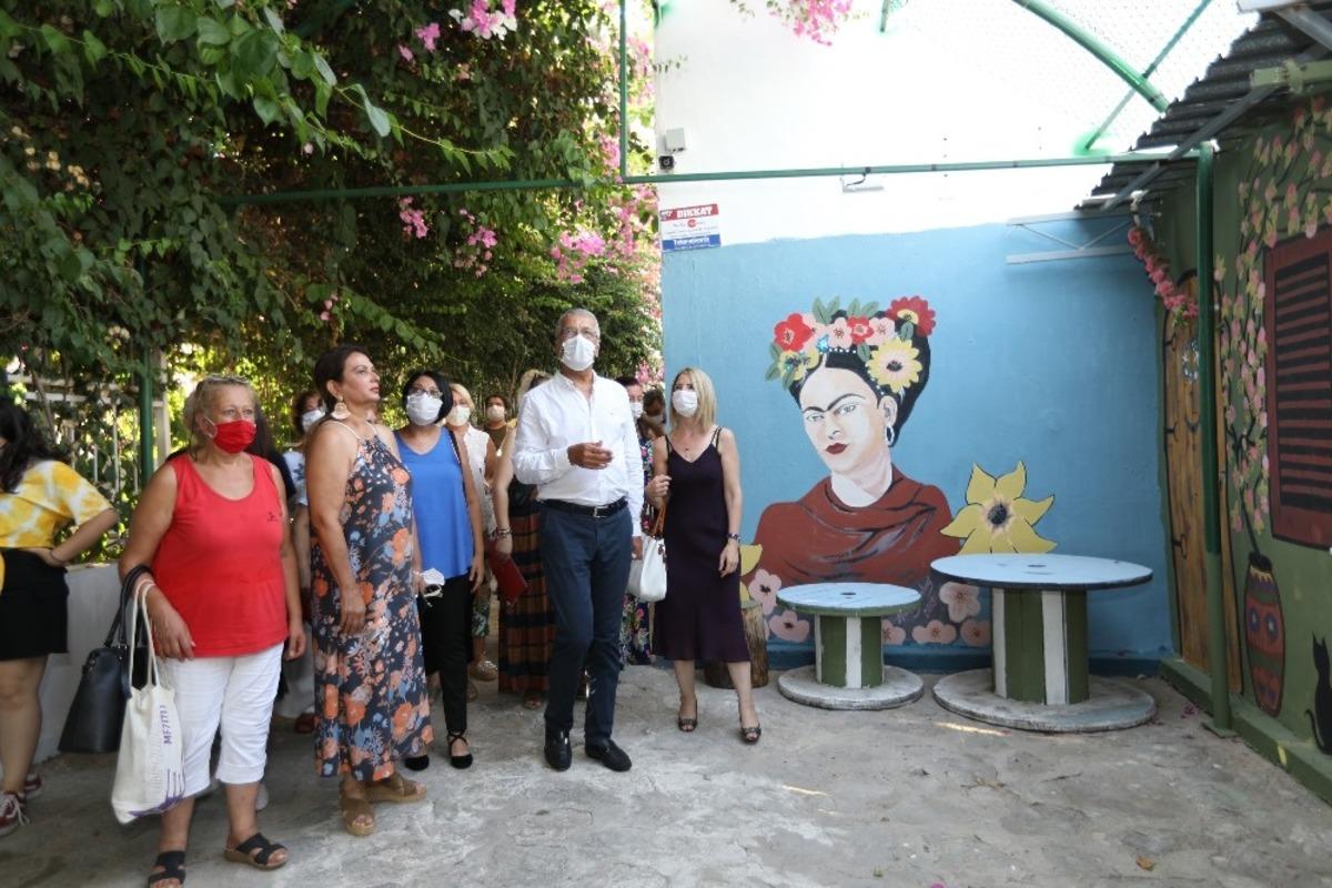 &Ouml;rg&uuml;l&uuml; Sokak, yenilenen y&uuml;z&uuml;yle hizmete a&ccedil;ıldı