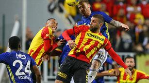 Trabzonspor'dan Fenerbah&ccedil;e'ye Alparslan &Ouml;zt&uuml;rk &ccedil;alımı