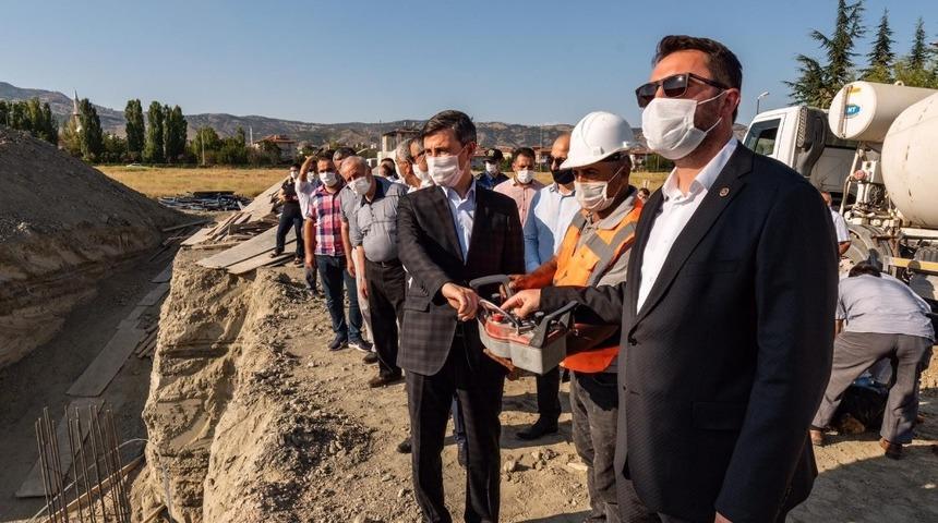 Turhal&rsquo;a yarı olimpik y&uuml;zme havuzu