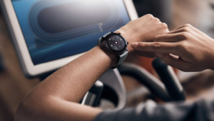 Watch GT 2'nin daha iyisi: Huawei Watch GT 2 Pro &ouml;zellikleri ve fiyatı ile ortaya &ccedil;ıktı!