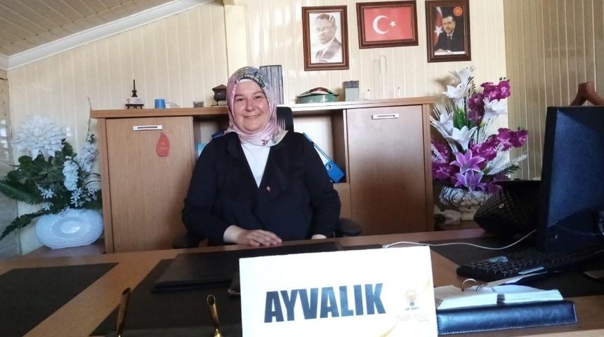 Ayvalık AK Parti&rsquo;de Kadın Kolları Başkanı Ekşi g&ouml;revinden istifa etti
