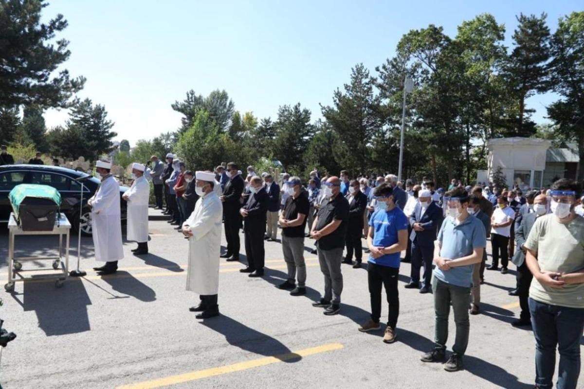 Bakan Akdağ&rsquo;ın amcası son yolculuğuna uğurlandı