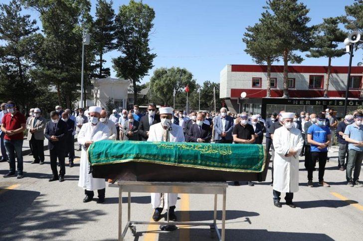 Bakan Akdağ’ın amcası son yolculuğuna uğurlandı G2