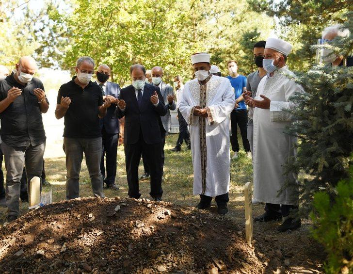 Bakan Akdağ’ın amcası son yolculuğuna uğurlandı G4
