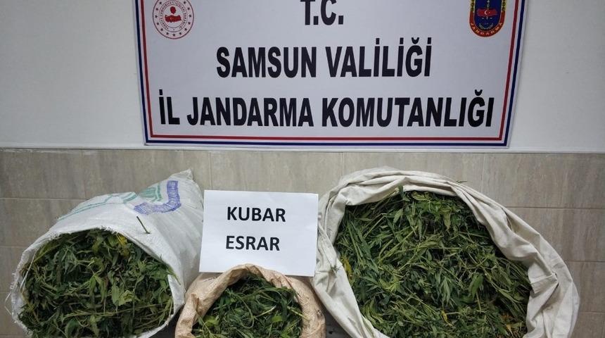 Jandarmadan filmleri aratmayan esrar operasyonu