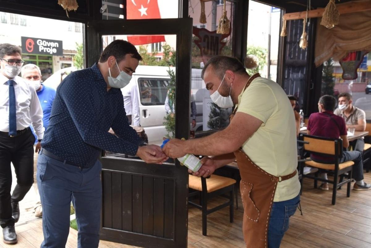 Başkan &Ouml;zl&uuml; korona vir&uuml;s denetimlerine katıldı