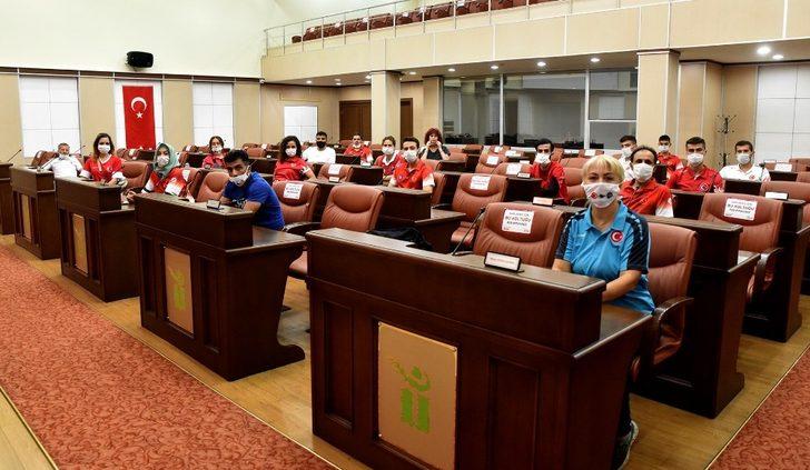 Başarılı tekvandoculardan Başkan Ataç’a ziyaret G2