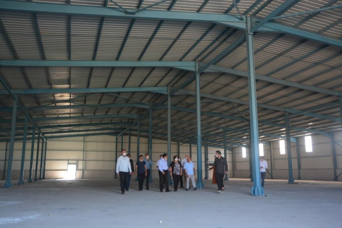 Ardahan&rsquo;da 400 kişinin istihdam edileceği tekstil at&ouml;lyesinin yapımında sona gelindi