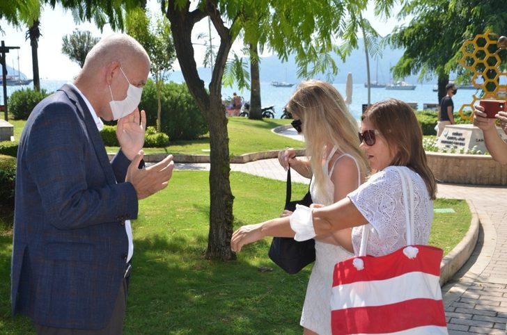 Marmaris Kaymakamı Ertuğ Şevket Aksoy maske denetimi yaptı G1