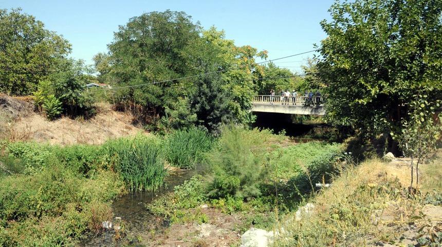 Doğruysa &ccedil;ok vahim! Kanalizasyon suyunun i&ccedil;me suyuna karıştığını iddia eden k&ouml;yl&uuml;ler: Koronavir&uuml;sten değil koleradan korkuyoruz