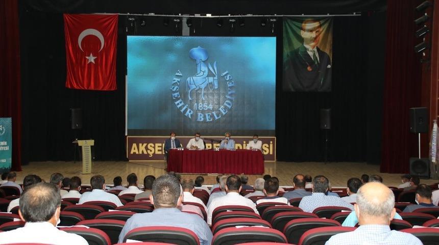 Akşehir&rsquo;de muhtarlarla istişare toplantısı yaptı