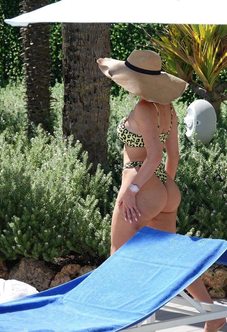 Chloe Ferry leopar bikinisiyle tatilde G2