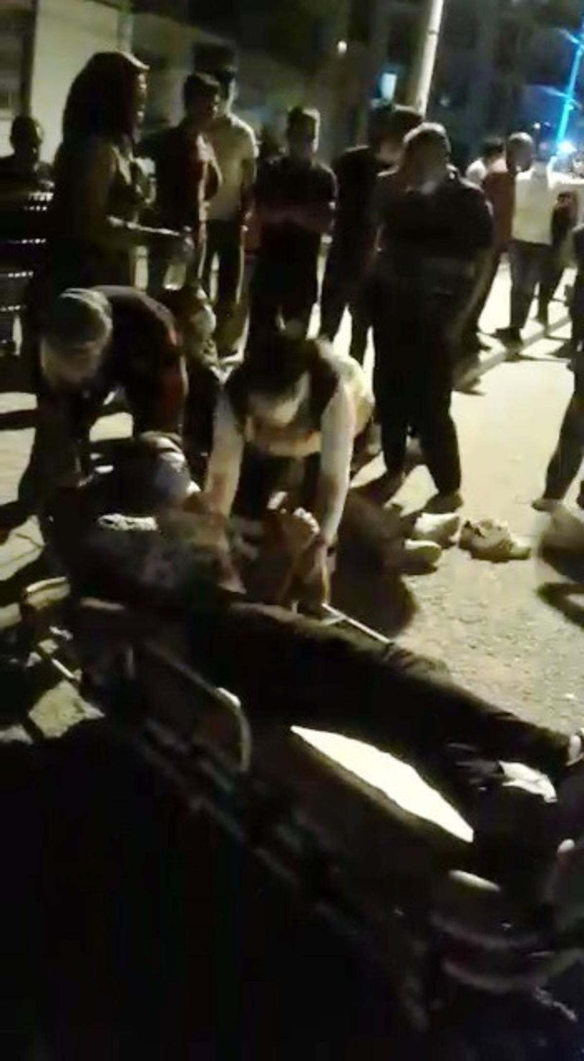 Komşuların kavgasında 3 kişi yaralandı