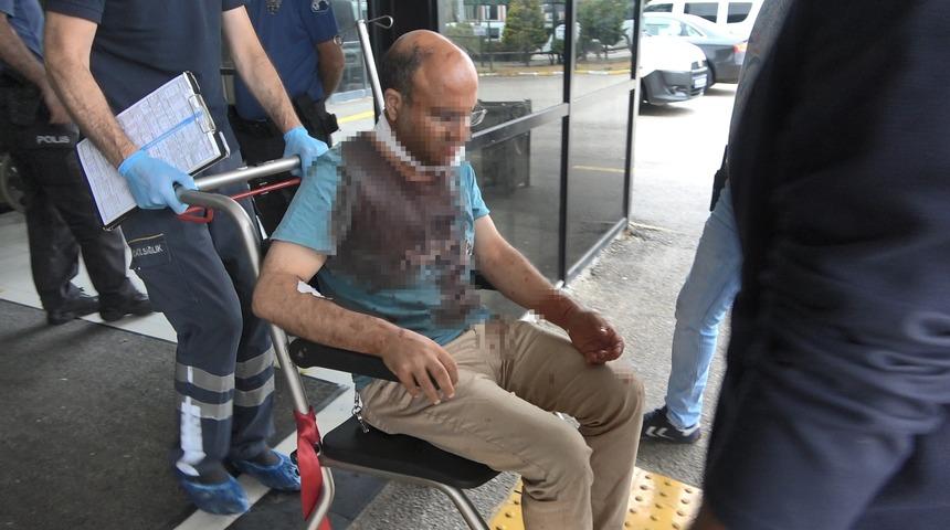 İzmit'te kan donduran olay! Kendisini boynundan bıçaklayan eşini boğarak öldürdü