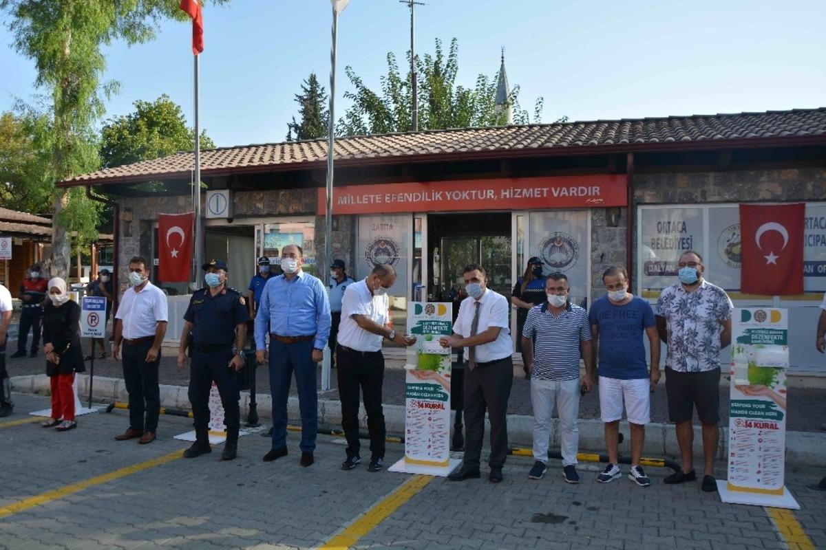 Dalyan&rsquo;da dezenfekte ve maske istasyonu kuruldu