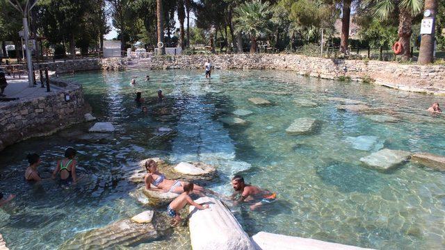 On binlerce kişi ziyaret etti... Kleopatra Antik Havuzu şifa dağıtıyor