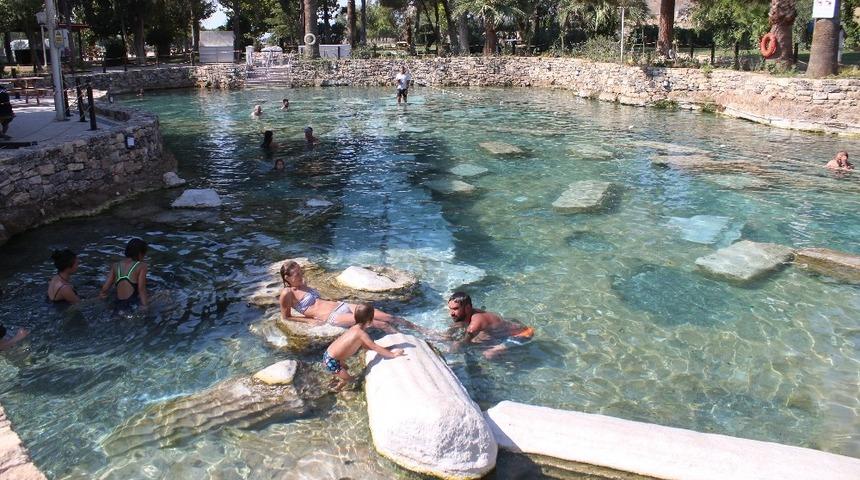On binlerce kişi ziyaret etti... Kleopatra Antik Havuzu şifa dağıtıyor