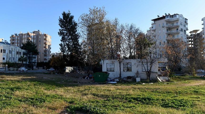 Muratpaşa&rsquo;da mezbelelik alanlar temizlenecek, masraflar m&uuml;lk sahibine &ouml;detilecek