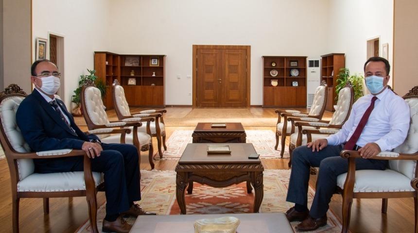 Vali Şent&uuml;rk&rsquo; ten Rekt&ouml;r Beydemir&rsquo; e ziyaret