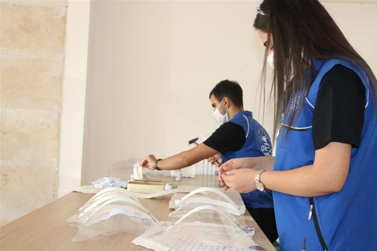 Gen&ccedil;lerden koruyucu siperlik &uuml;retimine devam