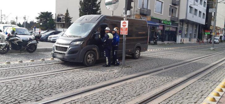 Tramvay yolunu kullanan araçlara ceza G2