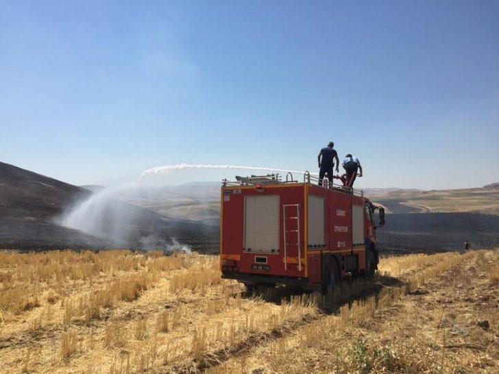 Siirt’te 3 köyü tehdit eden yabani ot yangını söndürüldü G3