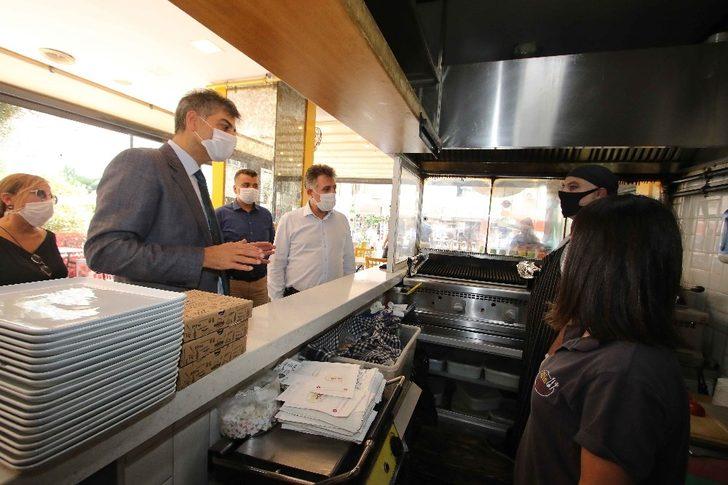 Bayraklı’da sosyal mesafe ve maske denetimi G1