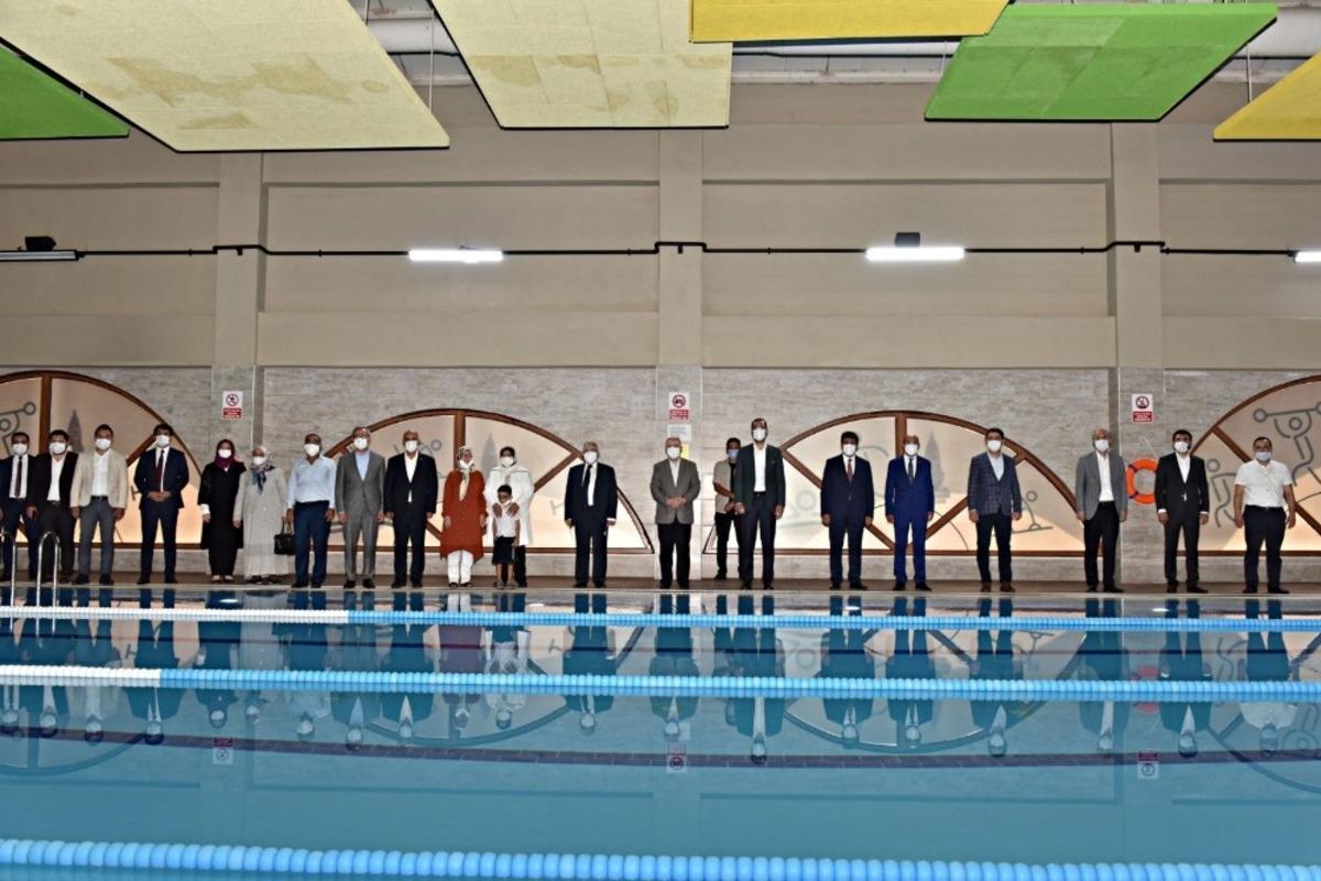 Şehit H&uuml;seyin Varol Kapalı Y&uuml;zme Havuzu t&ouml;renle a&ccedil;ıldı