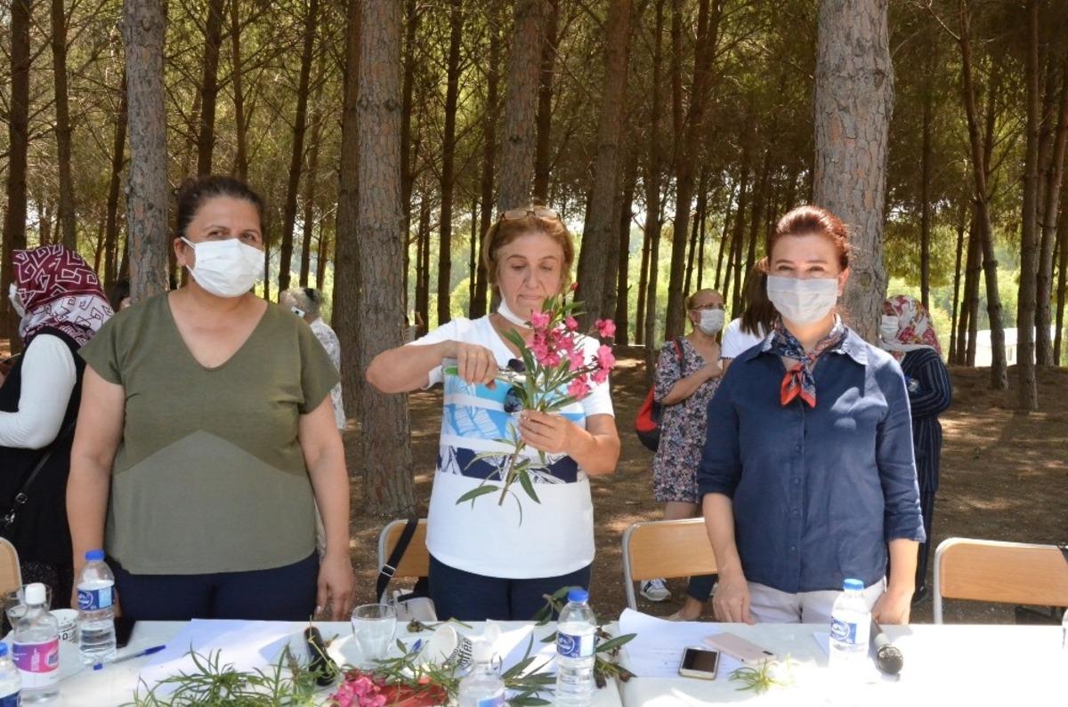 Kadınlar, evde zakkum &uuml;retip ev ekonomisine katkı sağlayacak