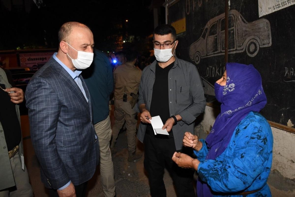 Vali Erin korona vir&uuml;s denetimlerine katıldı