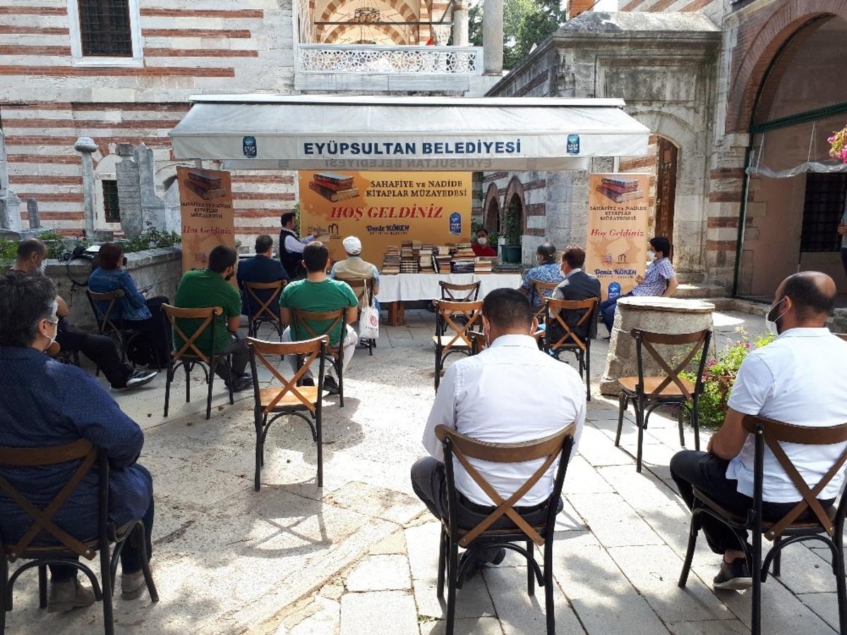 Ey&uuml;psultan&rsquo;da "Sahafiye ve Nadide Kitaplar M&uuml;zayedesi" yapıldı