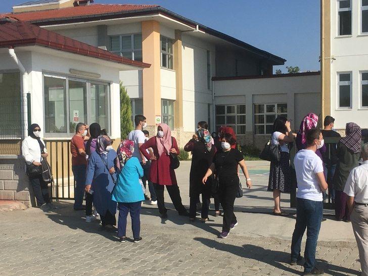 Denizli’de korona virüs tedbirleri altında bursluluk sınavı yapıldı G3