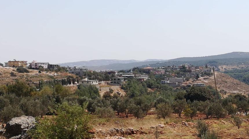 Koronavir&uuml;sl&uuml; geline k&ouml;yl&uuml;leri sahip &ccedil;ıktı