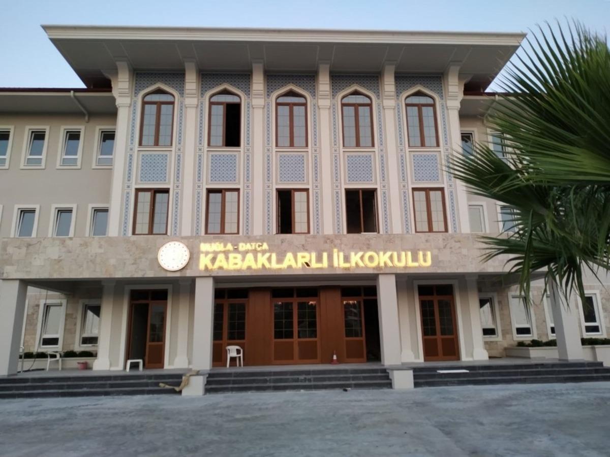 Yaptırdığı okulun a&ccedil;ılışını g&ouml;remeden vefat etti